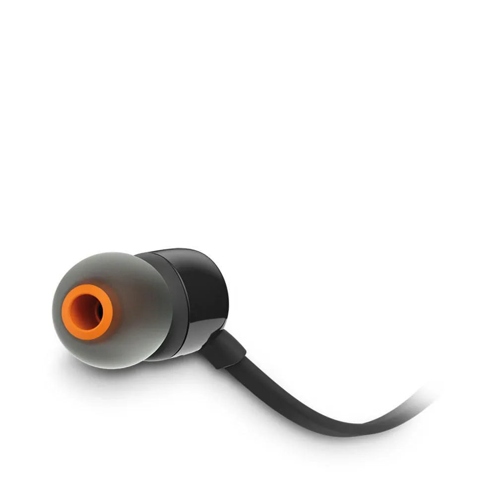JBL Tune 110 audífonos con cable mostrados de cerca