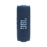 JBL Flip 7 vista general en uso, color rojo
